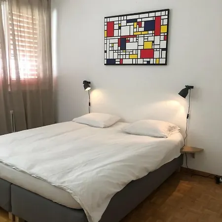 2 Bedroom Flat In Heart Of Eaux-vives ジュネーブ